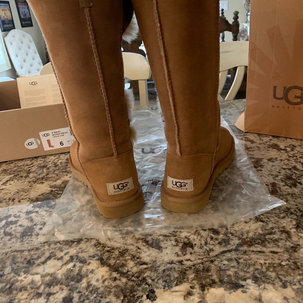 Uggs - image 6